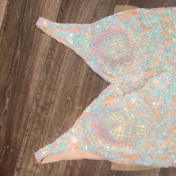 STUNNING SIZE 17 PEAR COUTURE SEQUIN DRESS - Picture 4 of 9